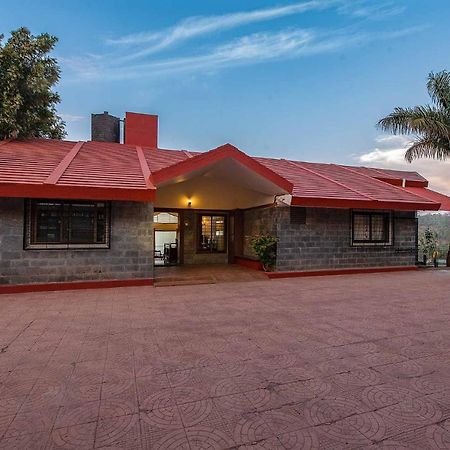 Casamo Silver Oak By Stayvista - Overlooking A Lake & Valley, Lush Green Lawns, & A Private Pool Mahabaleshwar Exterior photo