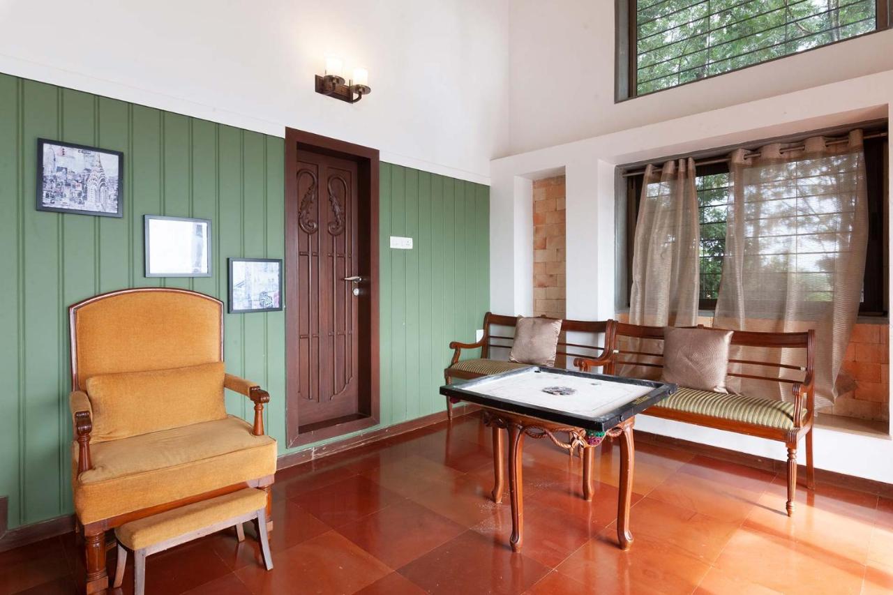 Casamo Silver Oak By Stayvista - Overlooking A Lake & Valley, Lush Green Lawns, & A Private Pool Mahabaleshwar Exterior photo