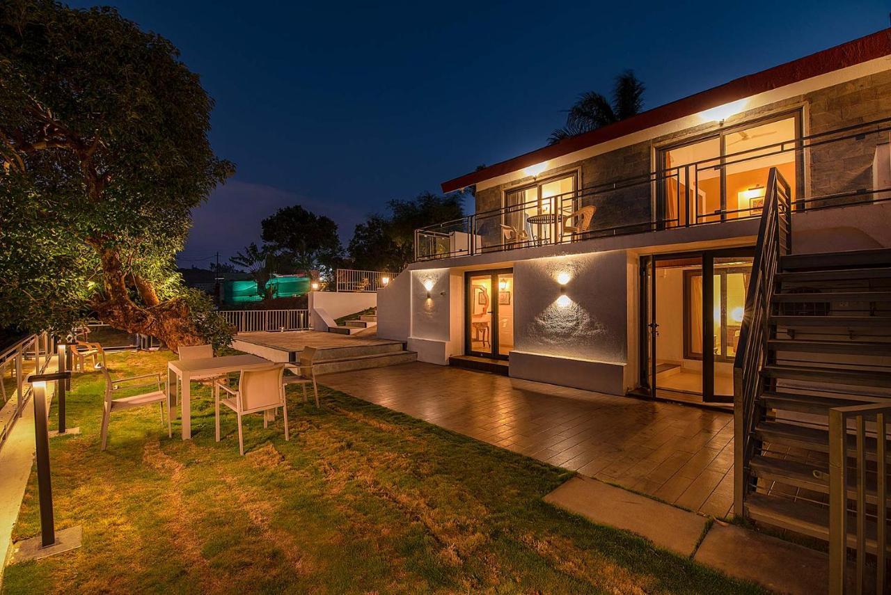 Casamo Silver Oak By Stayvista - Overlooking A Lake & Valley, Lush Green Lawns, & A Private Pool Mahabaleshwar Exterior photo
