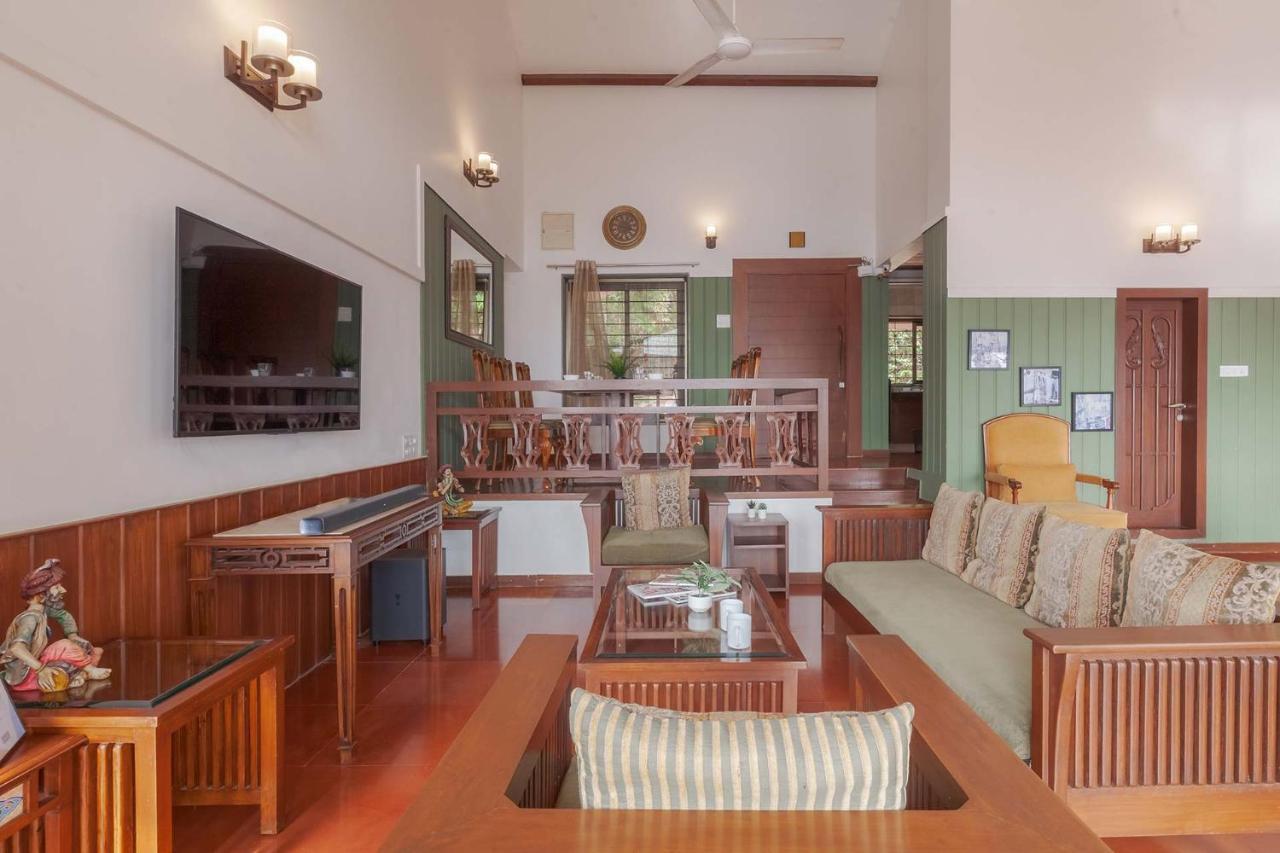Casamo Silver Oak By Stayvista - Overlooking A Lake & Valley, Lush Green Lawns, & A Private Pool Mahabaleshwar Exterior photo