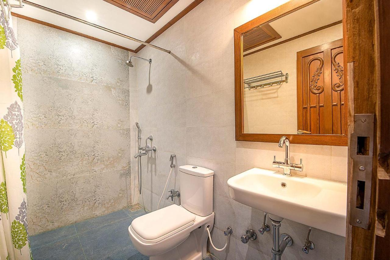 Casamo Silver Oak By Stayvista - Overlooking A Lake & Valley, Lush Green Lawns, & A Private Pool Mahabaleshwar Exterior photo