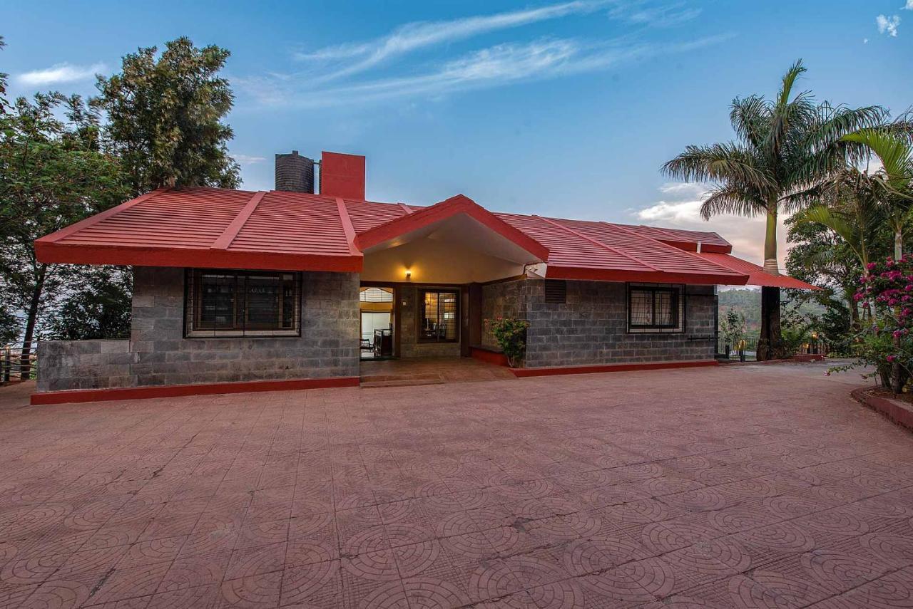 Casamo Silver Oak By Stayvista - Overlooking A Lake & Valley, Lush Green Lawns, & A Private Pool Mahabaleshwar Exterior photo