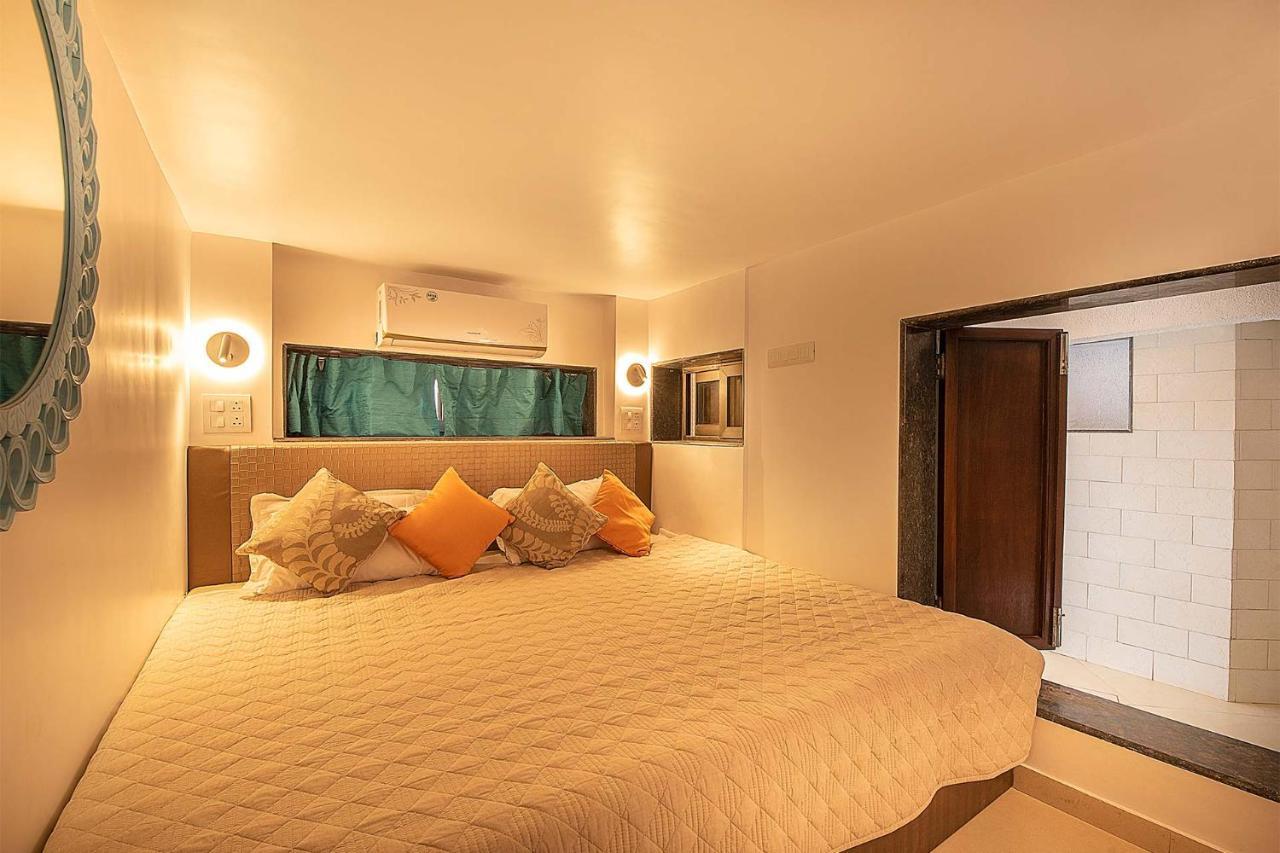 Casamo Silver Oak By Stayvista - Overlooking A Lake & Valley, Lush Green Lawns, & A Private Pool Mahabaleshwar Exterior photo