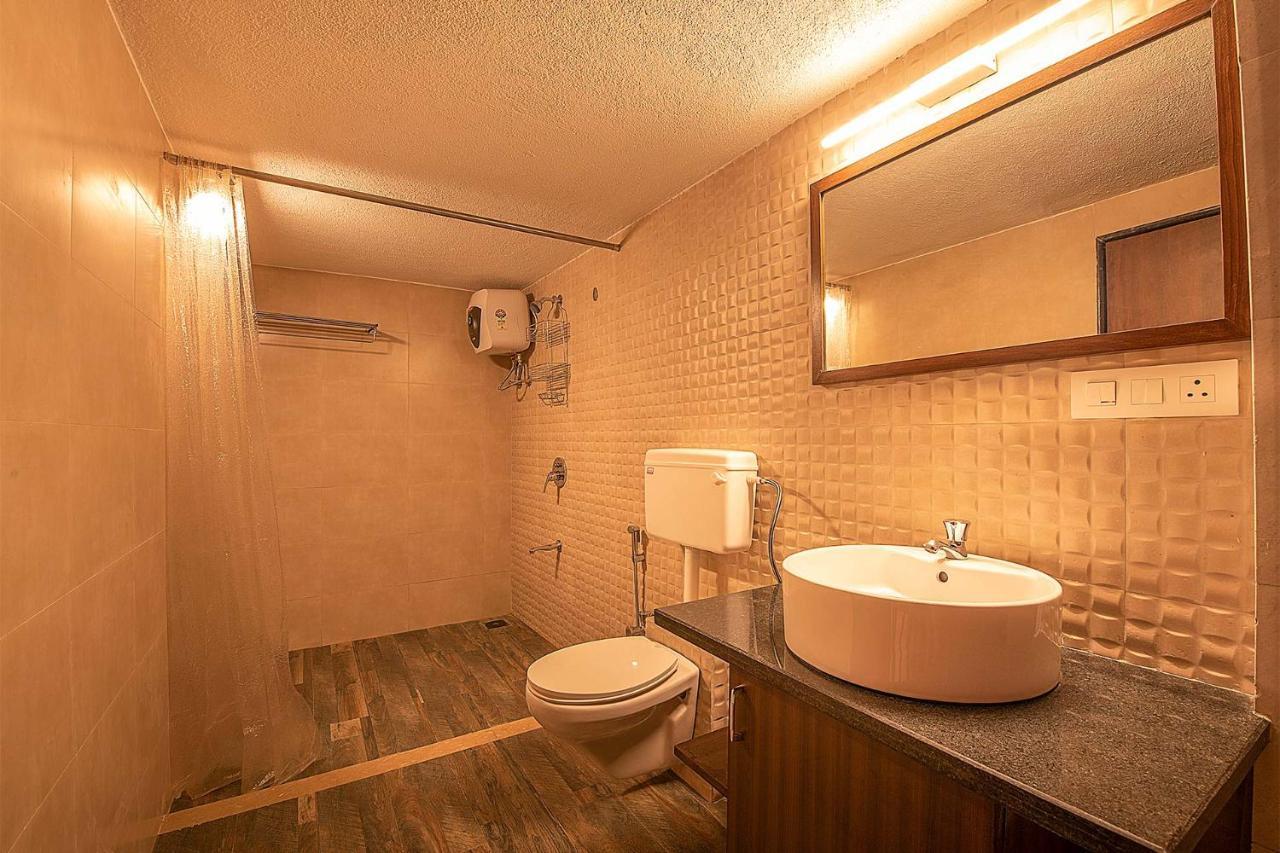 Casamo Silver Oak By Stayvista - Overlooking A Lake & Valley, Lush Green Lawns, & A Private Pool Mahabaleshwar Exterior photo